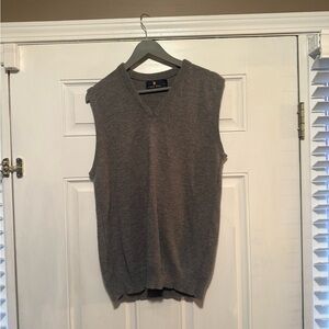 Men's V-Neck Sleeveless Sweater - Classic Gray